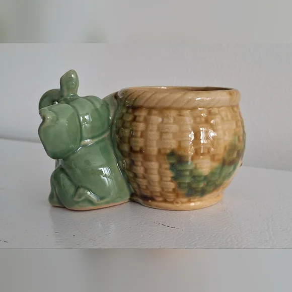 Small ceramic planter - Picture 3 of 10